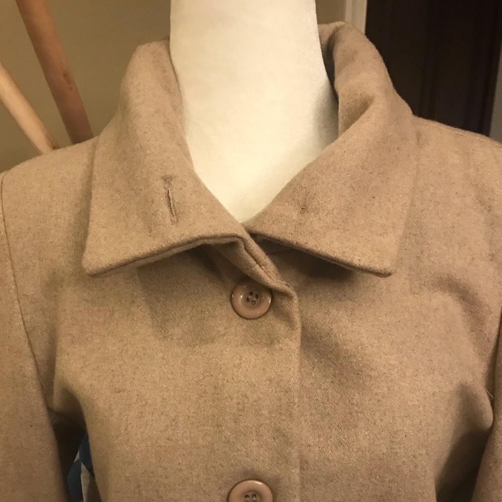 Winter coat. - Picture 3 of 6